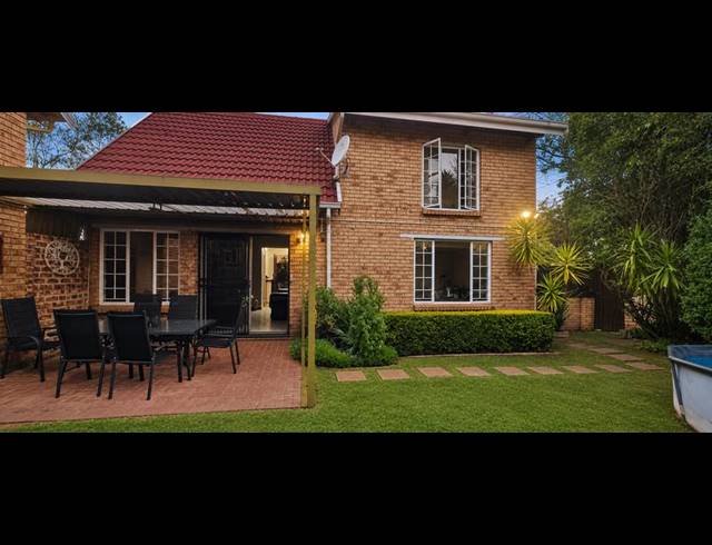 4 BEDROOM TOWNHOUSE FOR SALE IN CELTISDAL